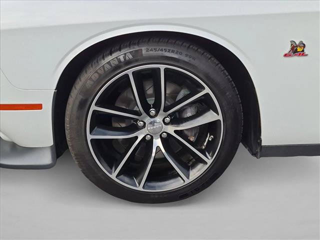 Used 2016 Dodge Challenger R/T Scat Pack w/ Technology Group RWD image 23