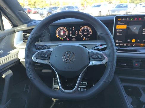 New 2026 Volkswagen Tiguan SE R-Line image 26