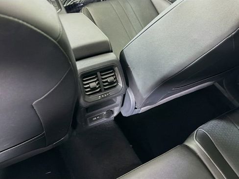 Used 2023 Volkswagen Tiguan SE R-Line image 25