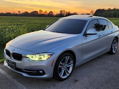 Used 2018 BMW 330i xDrive Sedan AWD/4WD image 1