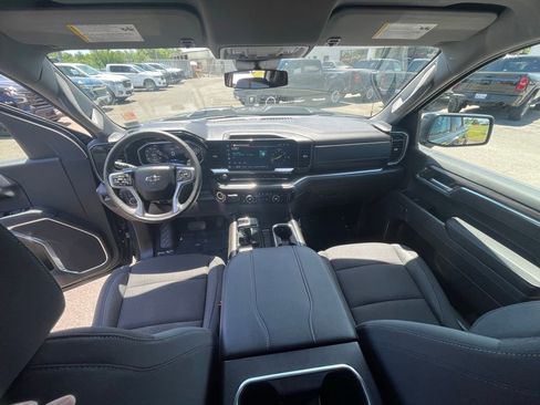 Used 2026 Chevrolet Silverado 1500 LT Trail Boss AWD/4WD image 3