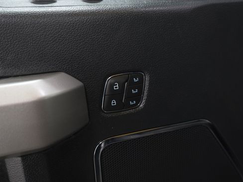 Used 2022 Ford F250 Lariat w/ Black Appearance Package image 22