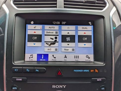 Used 2019 Ford Explorer Platinum AWD/4WD image 26