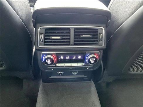Used 2018 Audi Q7 3.0T Prestige w/ Prestige Package image 23