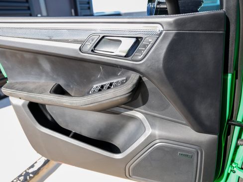 Certified 2024 Porsche Macan GTS image 23