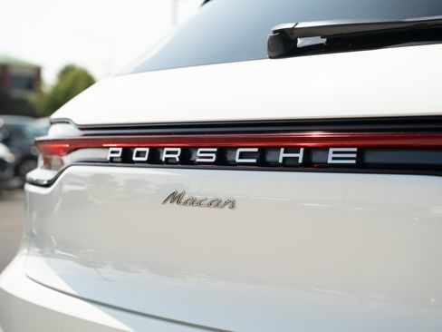 Used 2019 Porsche Macan AWD/4WD image 29