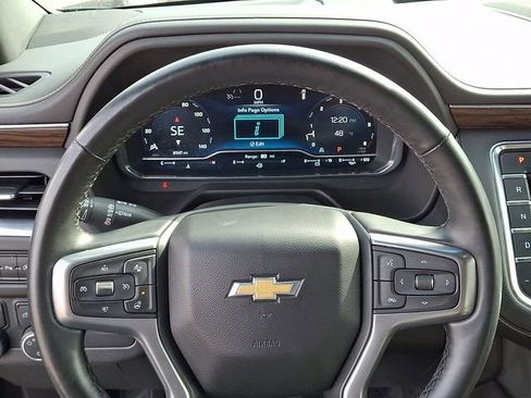 Used 2023 Chevrolet Suburban Premier image 25