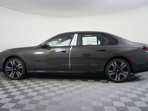 New 2026 BMW 750e xDrive w/ Executive Package image 6