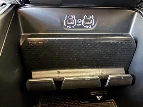 Used 2022 RAM 2500 Big Horn w/ Level C Equiment Group AWD/4WD image 23