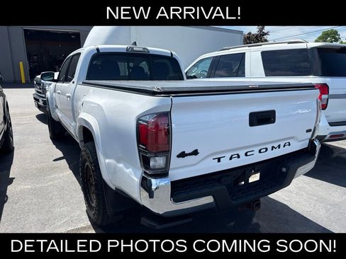 Used 2017 Toyota Tacoma SR5 w/ Tow Package AWD/4WD image 2