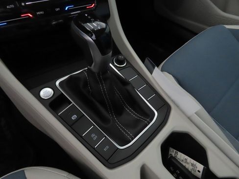 New 2025 Volkswagen Jetta SE image 17