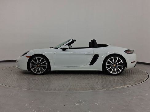 Certified 2022 Porsche 718 Boxster image 2
