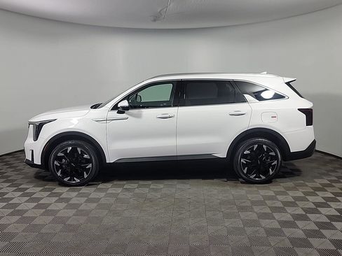 Used 2025 Kia Sorento EX w/ Panoramic Sunroof Package image 11