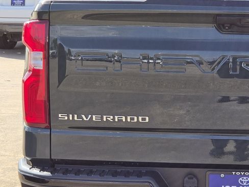 Used 2025 Chevrolet Silverado 1500 LT Trail Boss w/ Convenience Package II AWD/4WD image 10
