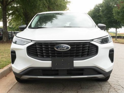 Used 2025 Ford Escape Active FWD image 2