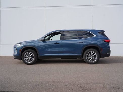 Used 2025 Buick Enclave Preferred image 6