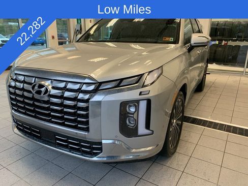 Used 2024 Hyundai Palisade Calligraphy image 2