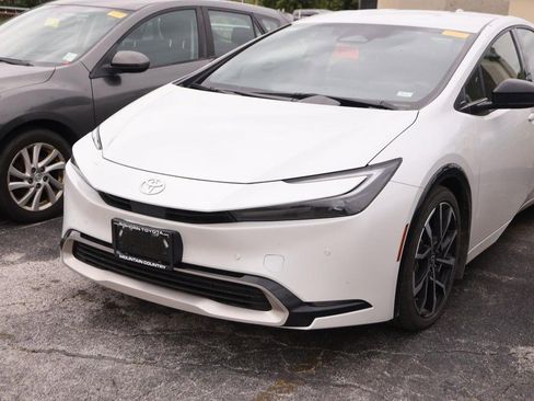 Used 2023 Toyota Prius Prime FWD image 5