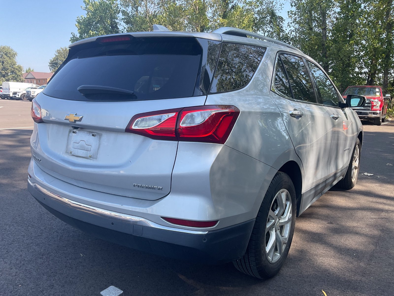 Used 2019 Chevrolet Equinox Premier FWD image 4