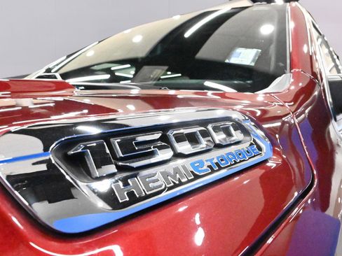 Used 2023 RAM 1500 Limited image 9