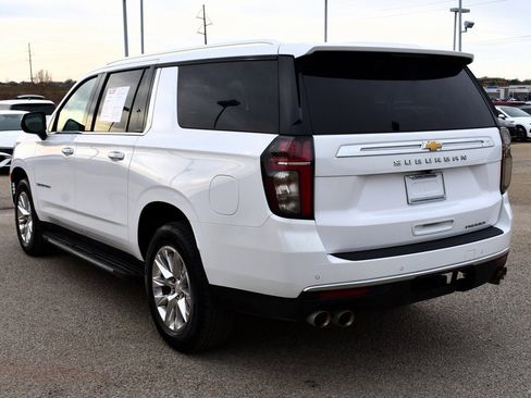 Used 2023 Chevrolet Suburban Premier image 4