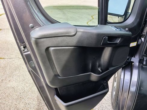 Used 2023 RAM ProMaster 2500 w/ Driver Convenience Group FWD image 15