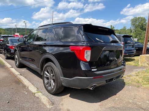 Used 2023 Ford Explorer XLT w/ Equipment Group 202A AWD/4WD image 13