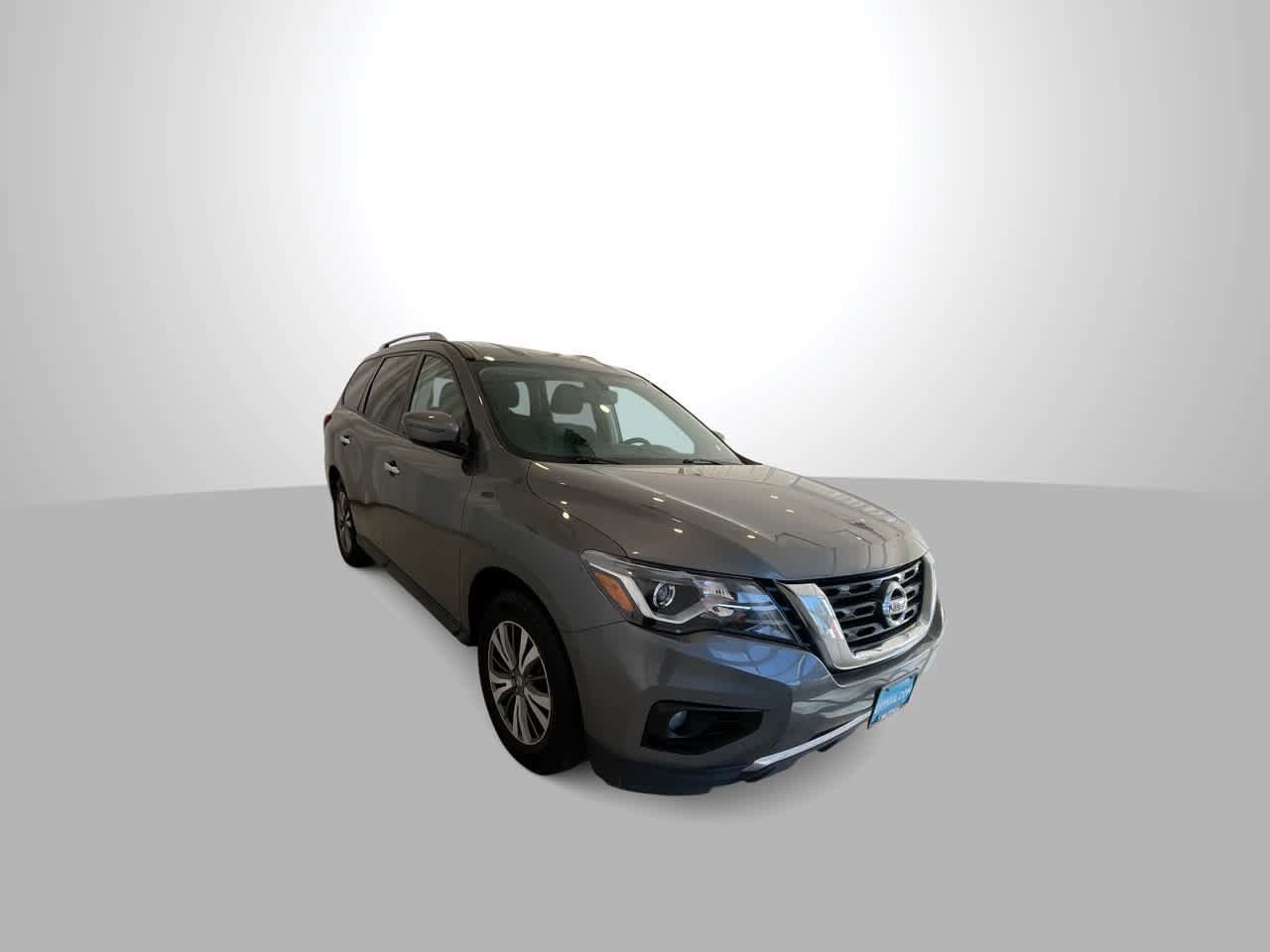 Used 2020 Nissan Pathfinder SV AWD/4WD image 2