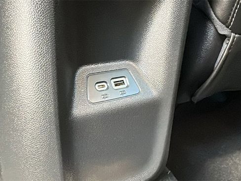 Used 2023 Buick Envision Preferred image 25