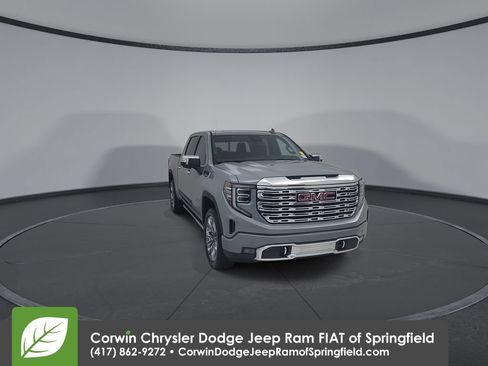 Used 2025 GMC Sierra 1500 Denali w/ Denali Reserve Package AWD/4WD image 4