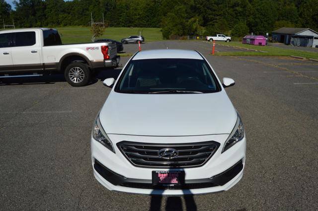 Used 2015 Hyundai Sonata Sport w/ Option Group 03 FWD image 9