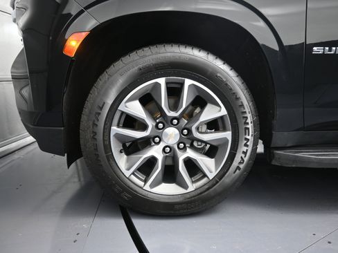 Used 2021 Chevrolet Suburban LT w/ LT Signature Package image 17