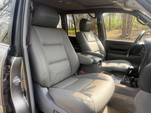 Used 2002 Toyota Land Cruiser image 58
