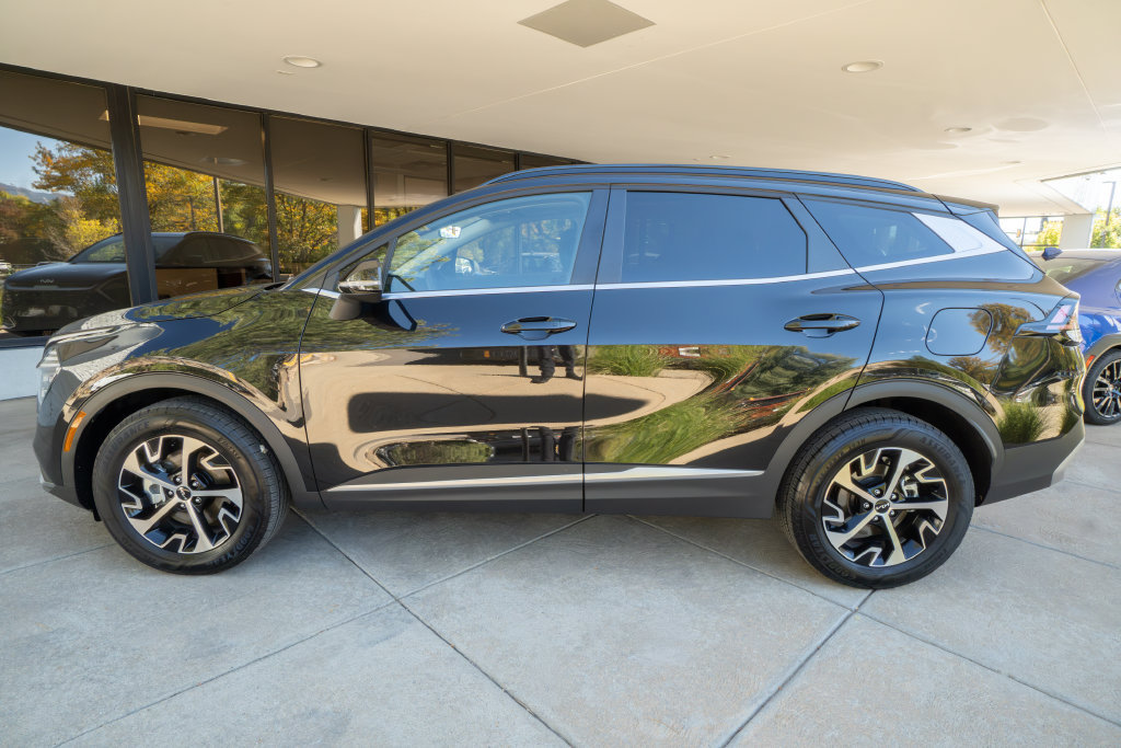 Used 2024 Kia Sportage EX w/ EX Premium Package AWD/4WD image 4