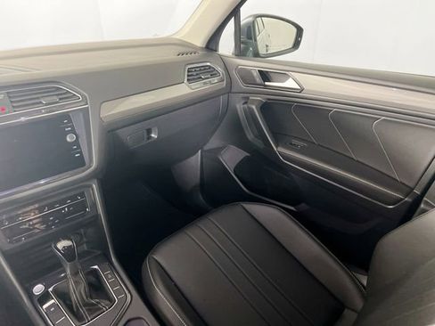 Used 2023 Volkswagen Tiguan SE AWD/4WD image 24