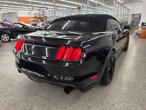 Used 2017 Ford Mustang GT Premium w/ Equipment Group 401A RWD image 4
