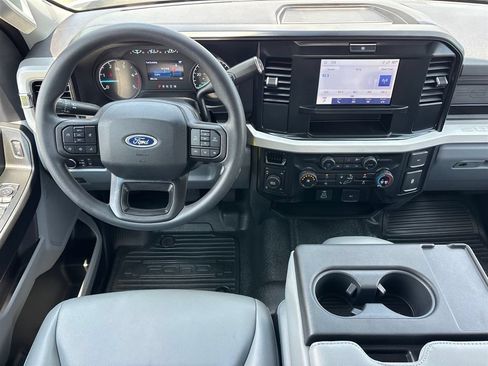 Used 2025 Ford F250 XL AWD/4WD image 17
