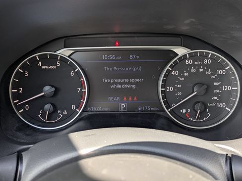 Used 2024 Nissan Altima 2.5 SV FWD image 23