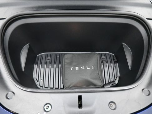 Used 2021 Tesla Model Y Long Range AWD/4WD image 17