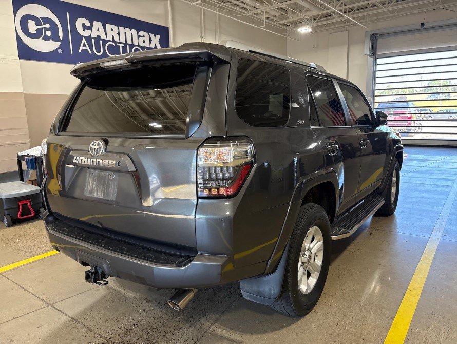 Used 2016 Toyota 4Runner SR5 Premium RWD image 3