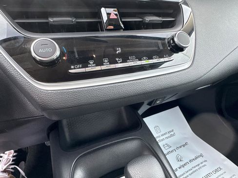 Used 2023 Toyota Corolla LE image 25