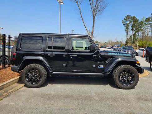 Used 2021 Jeep Wrangler Unlimited Sahara w/ Cold Weather Group image 4