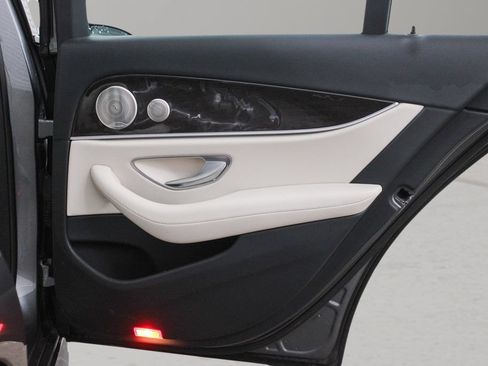 Used 2023 Mercedes-Benz E 350 4MATIC Sedan image 29