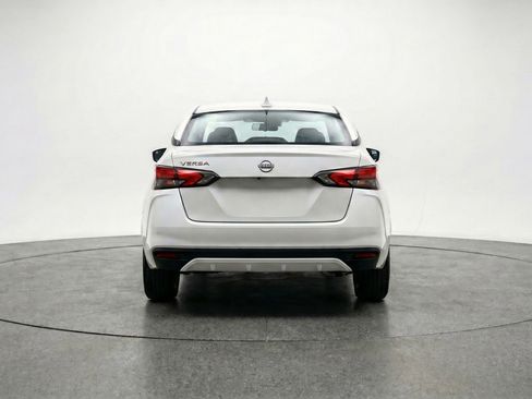 Used 2025 Nissan Versa SV image 7