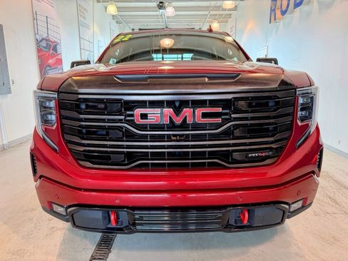 Used 2022 GMC Sierra 1500 AT4X image 17