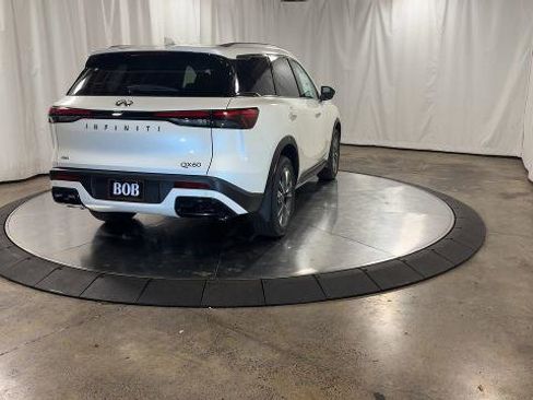 Certified 2025 INFINITI QX60 Luxe w/ Vision Package image 9