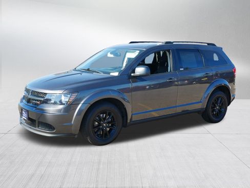 Used 2020 Dodge Journey SE w/ Blacktop Package FWD image 3