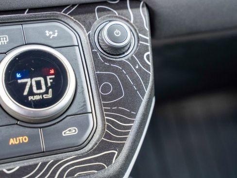 Used 2023 Land Rover Defender 110 S image 31