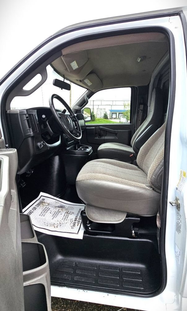 Used 2023 Chevrolet Express 3500 w/ Power Convenience Package RWD image 12