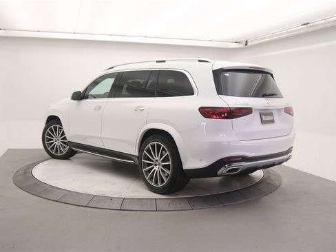 New 2026 Mercedes-Benz GLS 580 4MATIC image 2